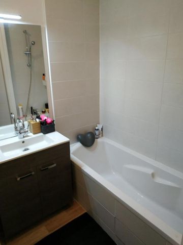 Saint Jean - Au centre, superbe maison Type 3 de 63m² + terrasse de 14m² - 2 parkings sous/sol - Photo 5