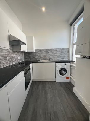 1 Bed Flat, Tooting High Street, SW17 - Photo 1