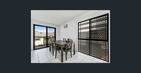 Beautiful Three Story Townhouse in Morningside! - Photo 2