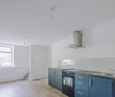 Eanam, Blackburn - Photo 4