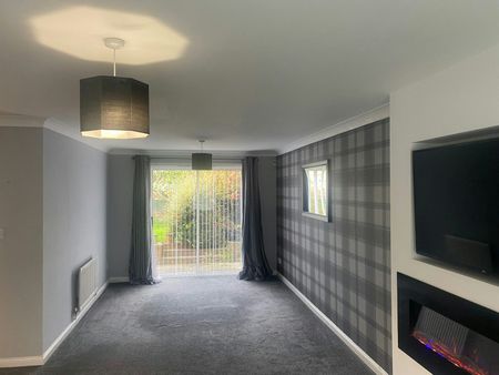 Terraced House to rent on - Photo 2