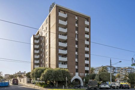 FULLY RENOVATED ON THE ESPLANADE - Photo 5