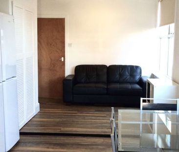 Nantwich Road Flat 3 - Photo 3