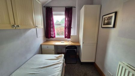 3 bedroom terraced house to rent - Photo 4