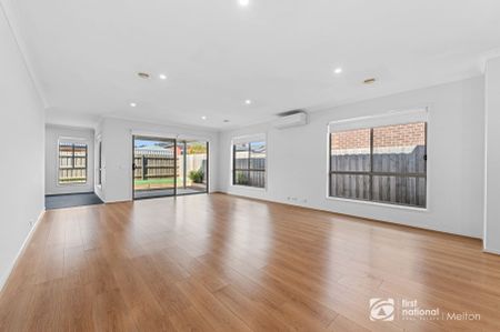 Stylish and Spacious 4-Bedroom Family Home in Aintree - Photo 2