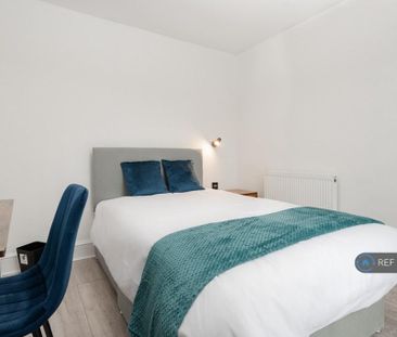 1 bedroom in a house share to rent - Photo 3