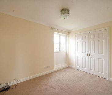 4 bedroom end of terrace house to rent - Photo 3