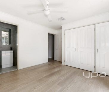 PRIME LOCATION! - Photo 3