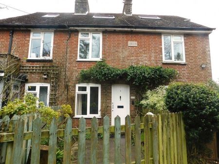 Prospect Cottages, Caldbec Hill, Battle - £1,150pcm - Photo 3