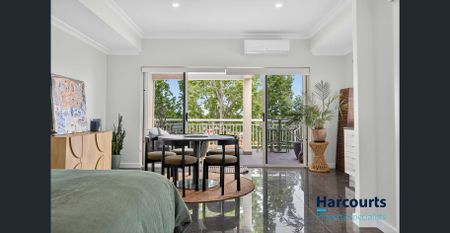 Smart and Stylish Three-Storey Townhouse in Fremantle - Photo 2