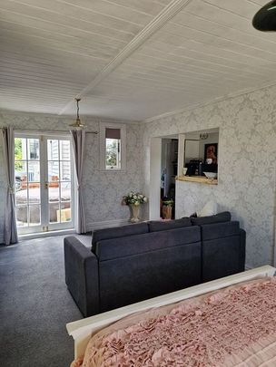 Furnished self contained unit on lifestyle block - Photo 1