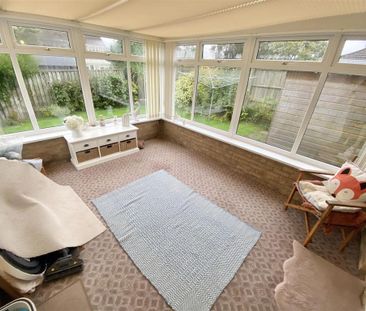 3 bedroom detached bungalow to rent - Photo 2