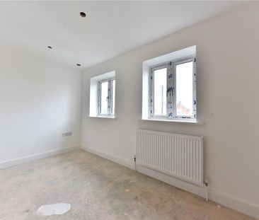 2 bedroom semi-detached house to rent - Photo 3