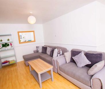 3 bedroom terraced house to rent - Photo 4