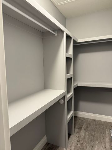 Aspen Ridge - 4 Bedroom/3Bathroom Upper Unit - 208 Barrett St - Photo 2