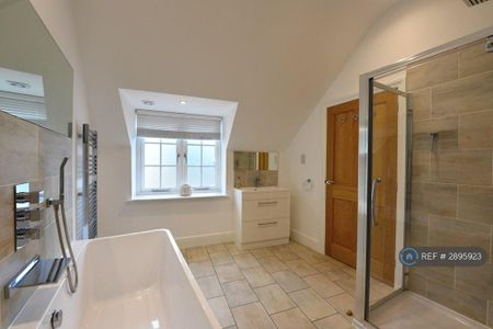 1 bedroom detached house to rent - Photo 3