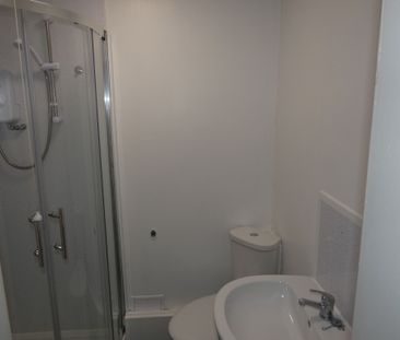 1 bed Apartment - To Let - Photo 2