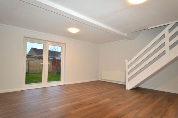 Rochfords Gardens, Slough, Berkshire,SL2 - Photo 1