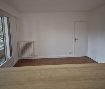 Location Appartement 3 pièces 56m² ST MAUR DES FOSSES 94210 - Photo 2