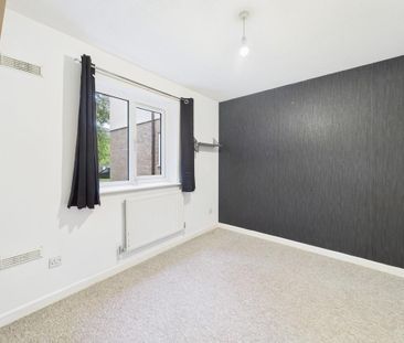 1 bedroom ground floor flat to rent - Photo 1