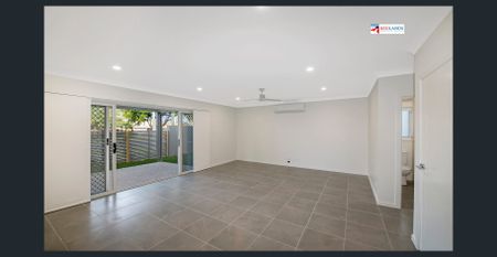 DESIGNER TOWNHOME IN BOUTIQUE COMPLEX OF 4 - CENTRAL CLEVELAND LOCATION - Photo 3