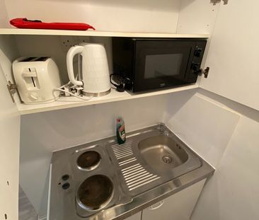 Studio Flat, Bedford Place, BN1 - Photo 2