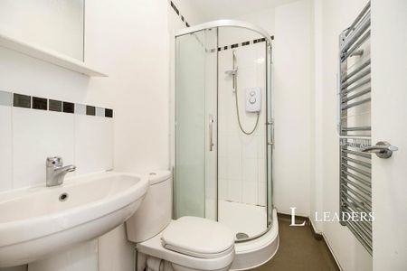 Studio to rent - Photo 5