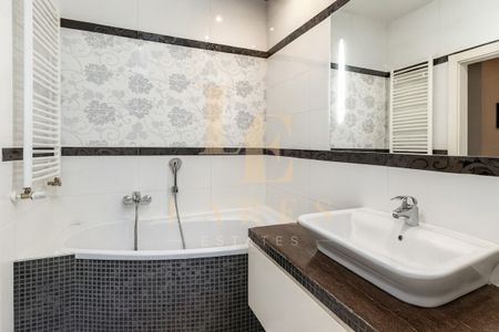 Garderoba | Garaż | 60 m2 | Balkon - Photo 5