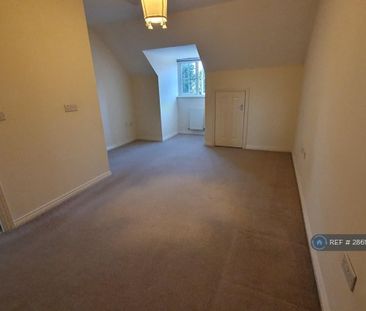 4 bedroom semi-detached house to rent - Photo 3