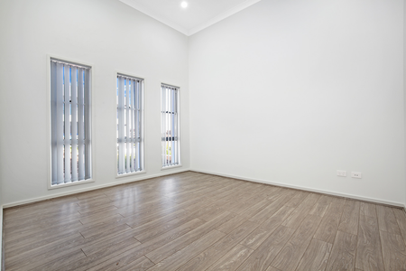 Modern Five Bedroom Family Home Within Riverbank Public School - Photo 3