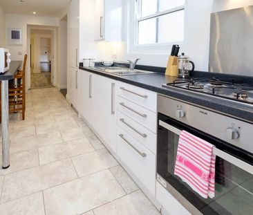 1 Bed Flat, St. Georges Place, BN1 - Photo 3