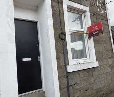 Flat to rent on - Photo 1