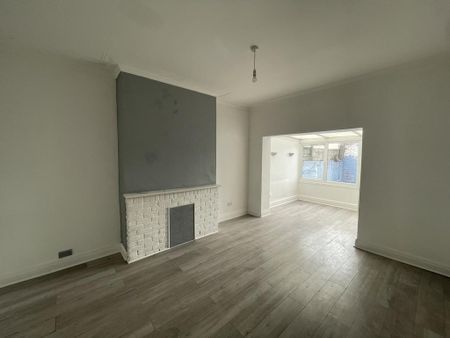 3 bedroom terraced house to rent - Photo 3