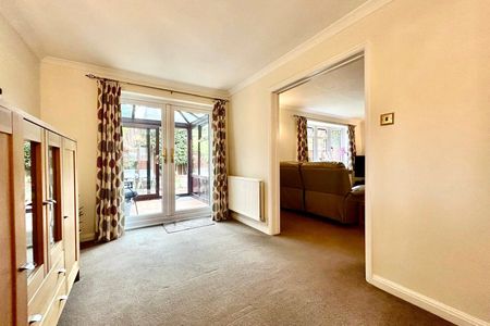 Pevensey Way, Frimley, Camberley, Surrey, GU16 - Photo 2