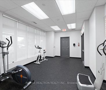 For Lease - 15450 Yonge Street Unit# 304, Aurora, Ontario - Photo 4