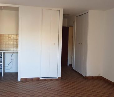 Location Appartement 1 pièce 31m² MARSEILLE 3ème - Photo 6