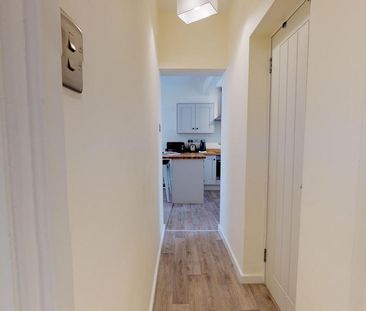 1 bedroom flat to rent - Photo 6