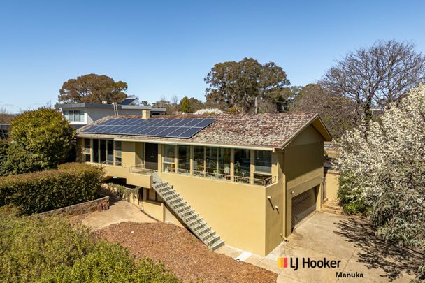 6 Hamelin Crescent, Narrabundah ACT, Belconnen - Photo 1