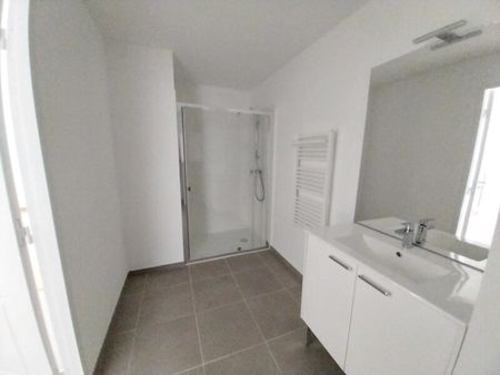 Location Appartement 3 pièces 64m² ORLEANS 45000 - Photo 5