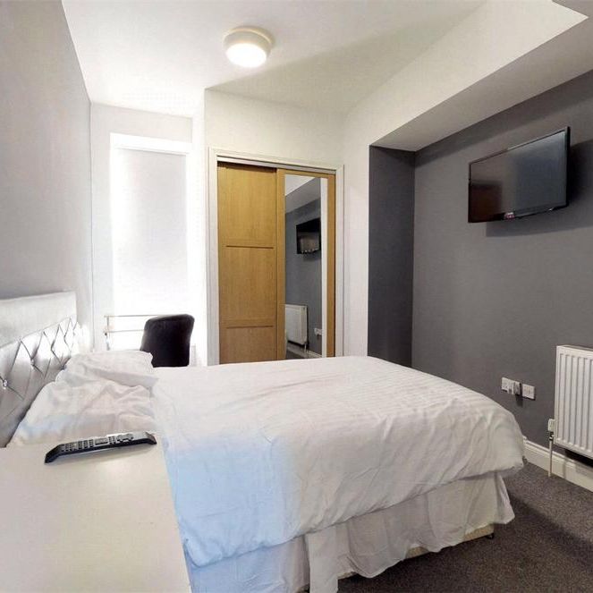 1 bedroom in a house share to rent - Photo 1