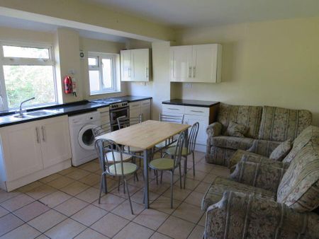 6 bedroom house to rent - Photo 2