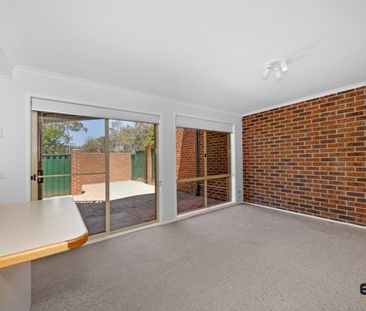 4/3 Shepherd Street, Pearce ACT 2607 - Townhouse For Rent | Domain - Photo 2