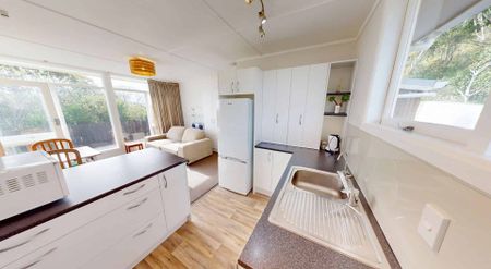 Paraparaumu - 2 Bedrooms - Photo 2