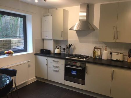 1 bedroom in a house share to rent - Photo 5