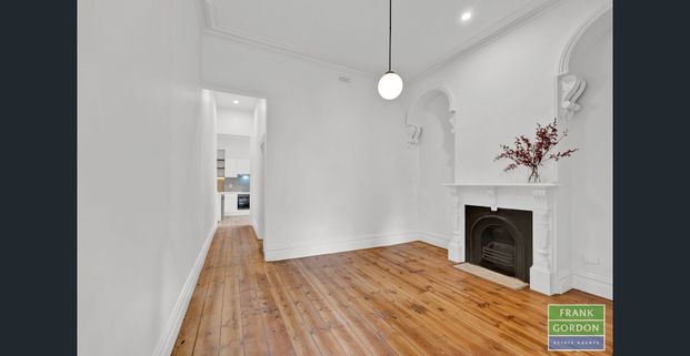 Charming One Bedroom House in South Melbourne - Photo 1
