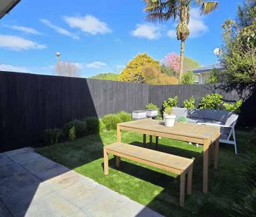 Te Atatū Peninsula, 2 bedrooms, $610 - Photo 4