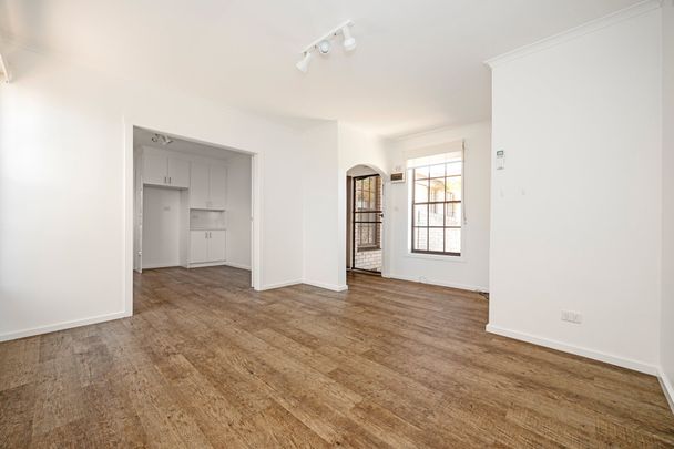 NEAT & SPACIOUS 2 BEDROOMS UNIT WITH PRIVATE COURTYARD - Photo 1