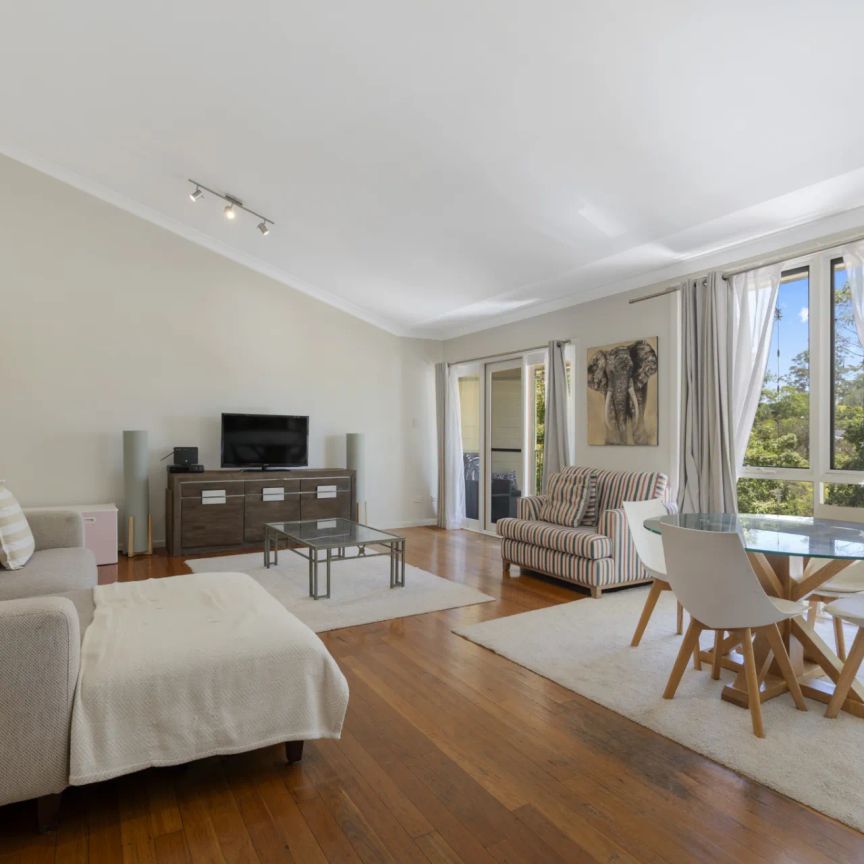 Two-story Townhouse In Ideal Location - Photo 1