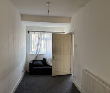 7 bedroom semi-detached house to rent - Photo 3