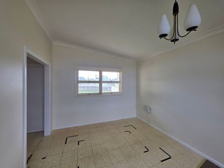 Charming 3-Bedroom Home Close to Town & Sporting Fields - Photo 3